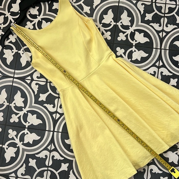 Lulu’s scoop back dress - Picture 10 of 10